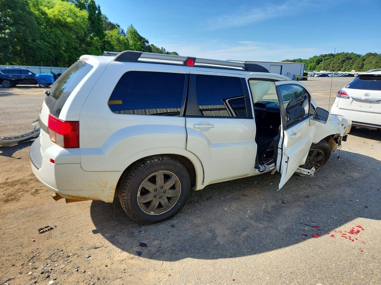 2011 Mitsubishi Endeavor Ls - Image 3