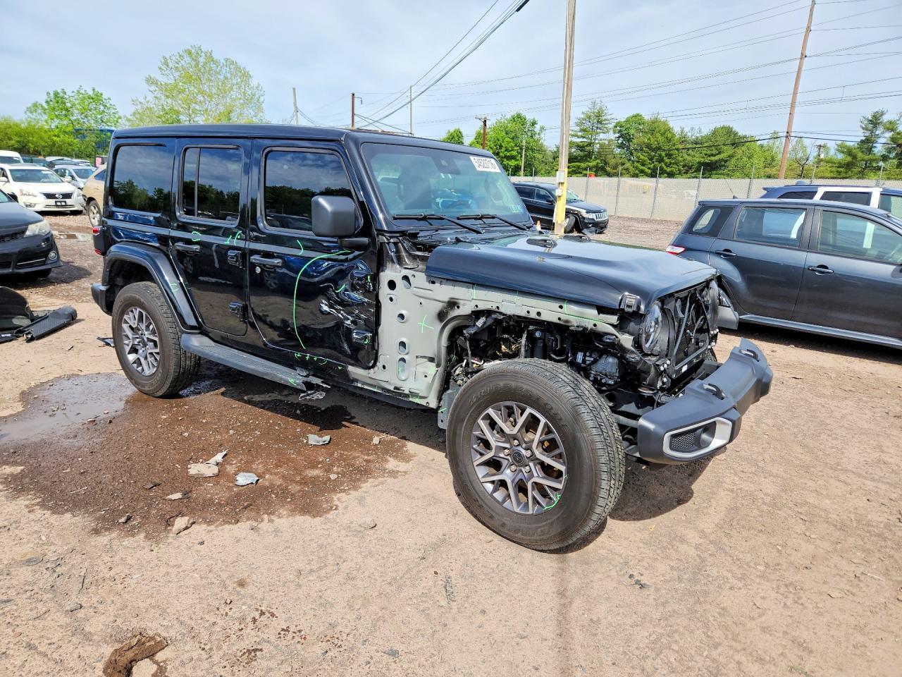 2025 Jeep Wrangler Sahara - Image 4