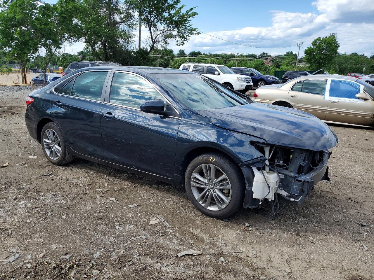 2017 Toyota Camry Se - Фото 4