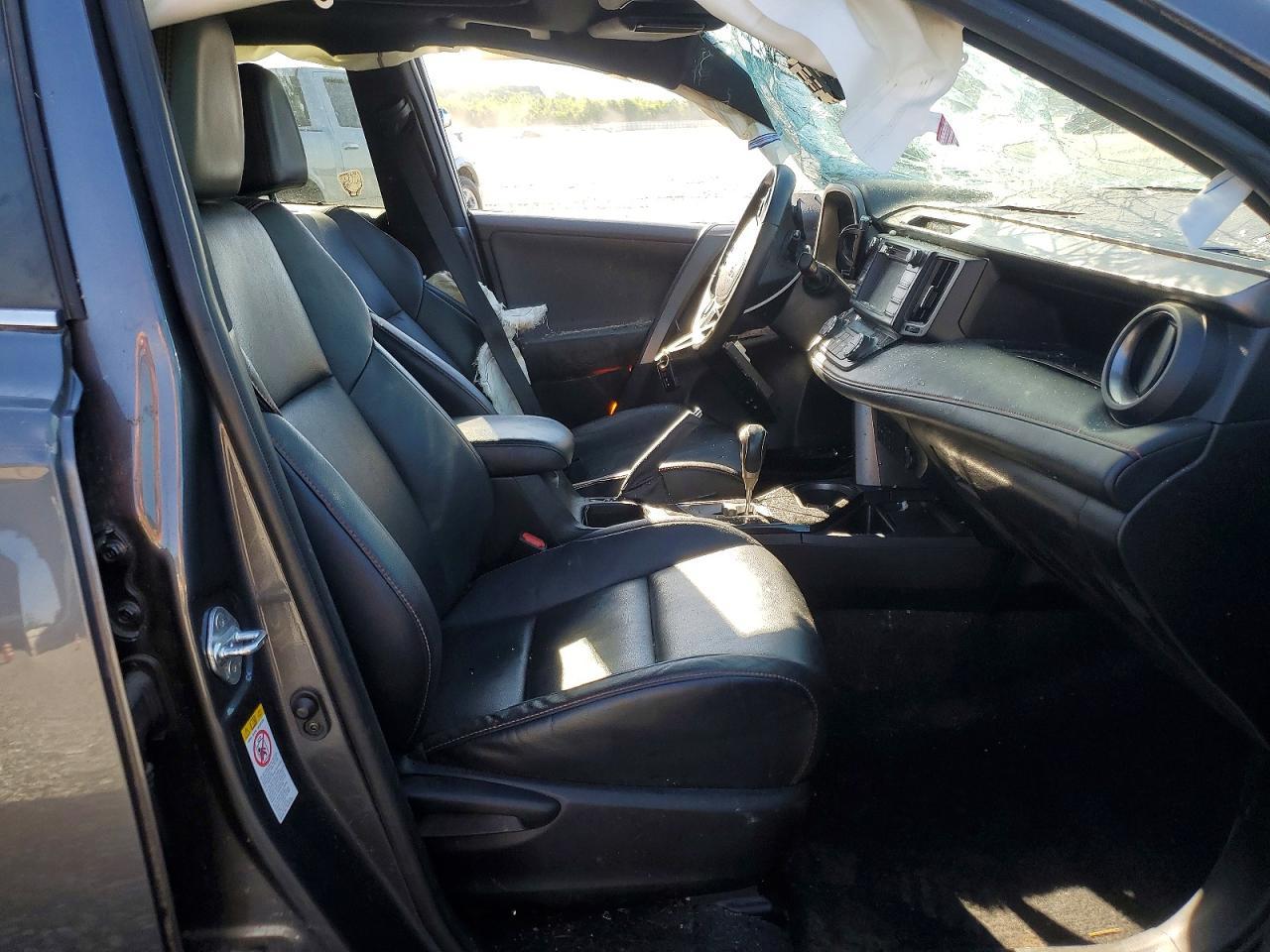 2017 Toyota Rav4 Se - Image 7