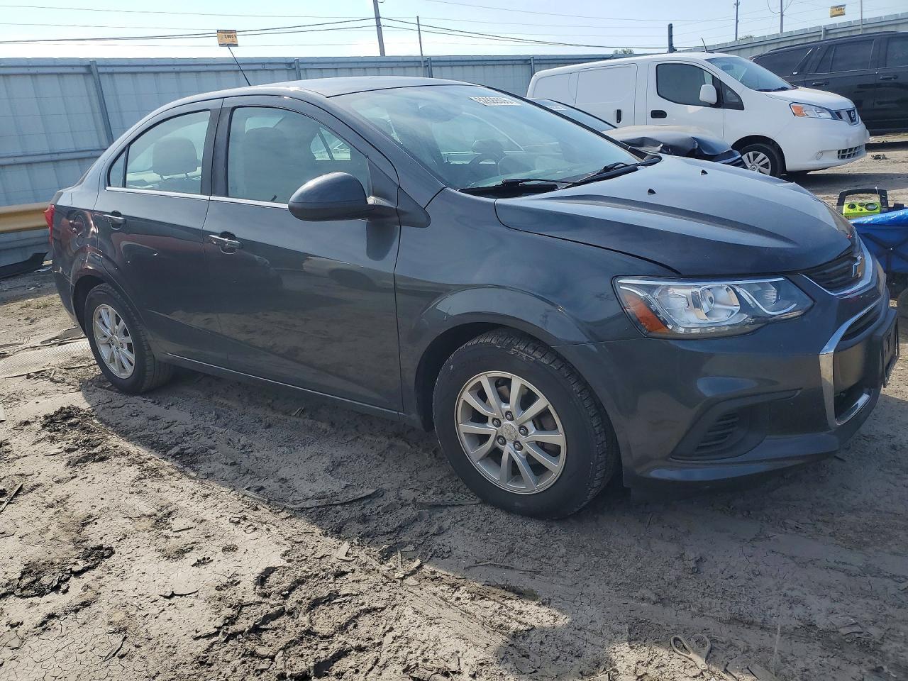 2018 Chevrolet Sonic Lt - Фото 4
