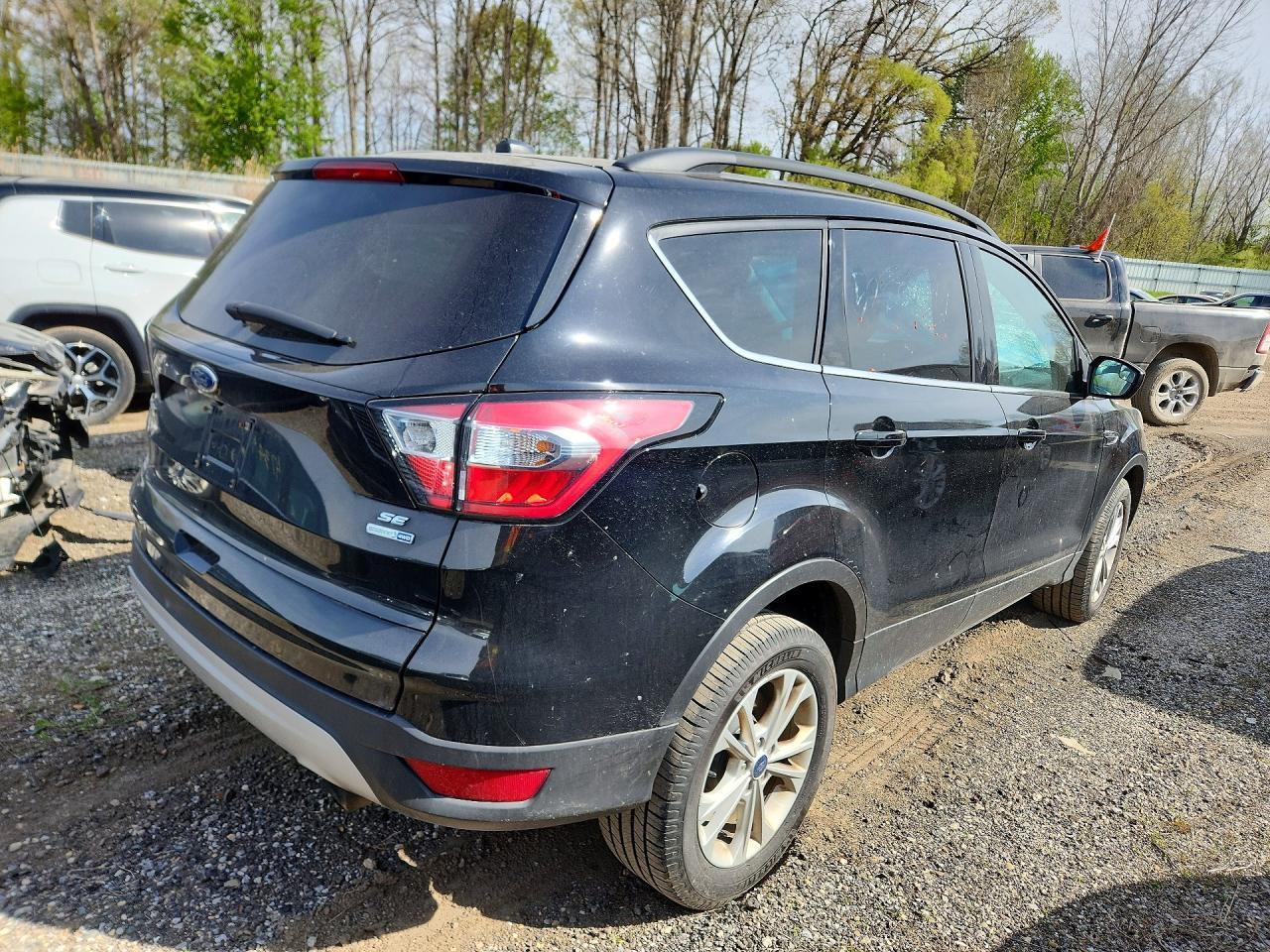 2018 Ford Escape Se - Фото 3