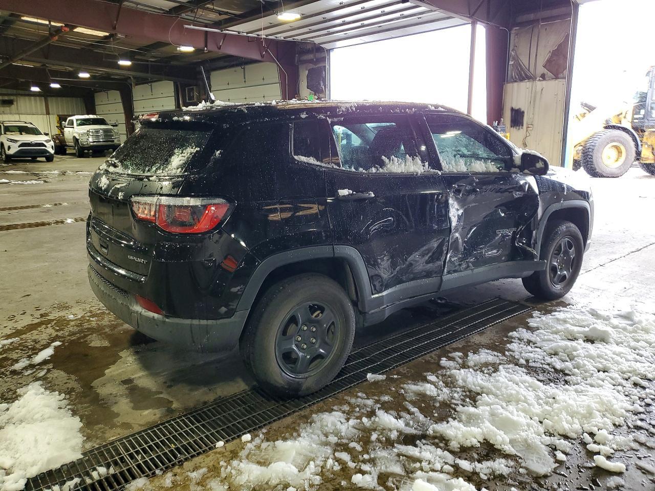 2017 Jeep Compass Sport - Фото 3