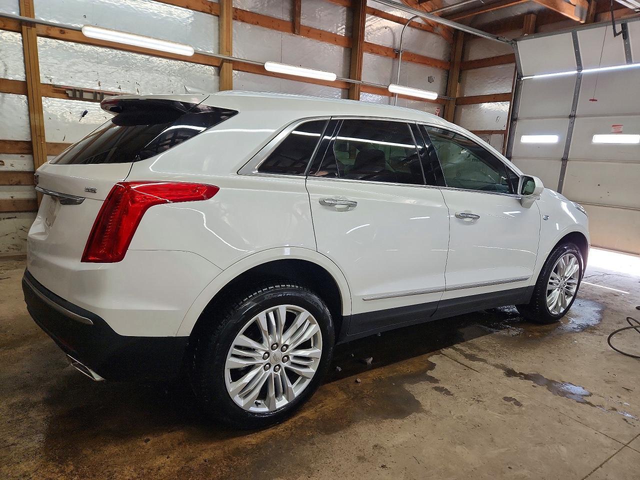 2018 Cadillac Xt5 Premium Luxury - Image 3
