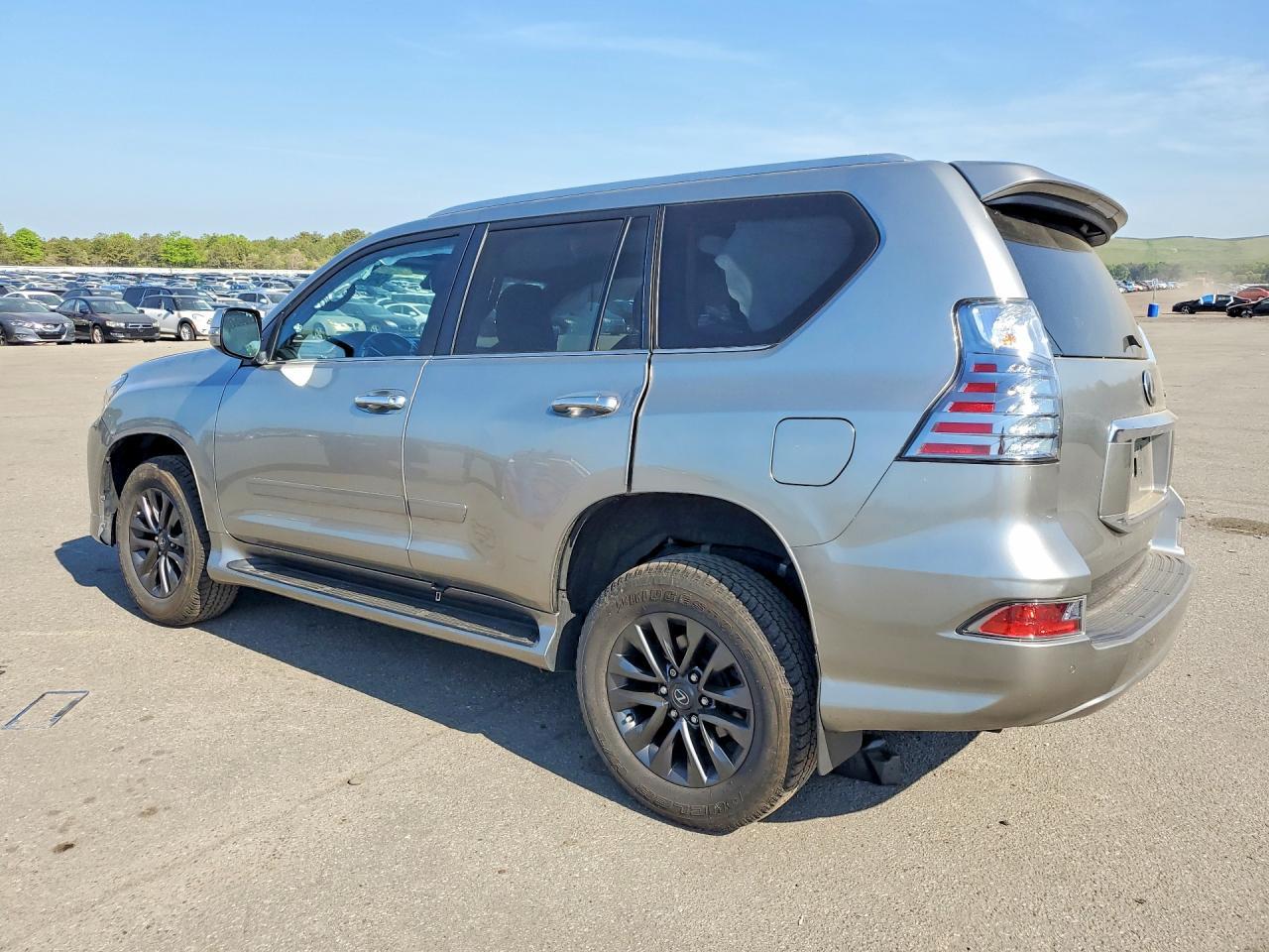 2021 Lexus Gx 460 Premium - Image 2