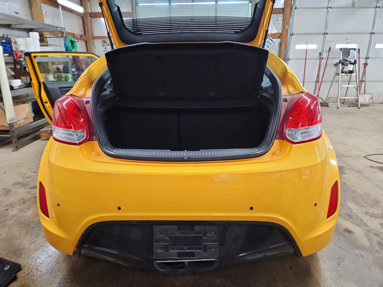 2014 Hyundai Veloster Base - Фото 6