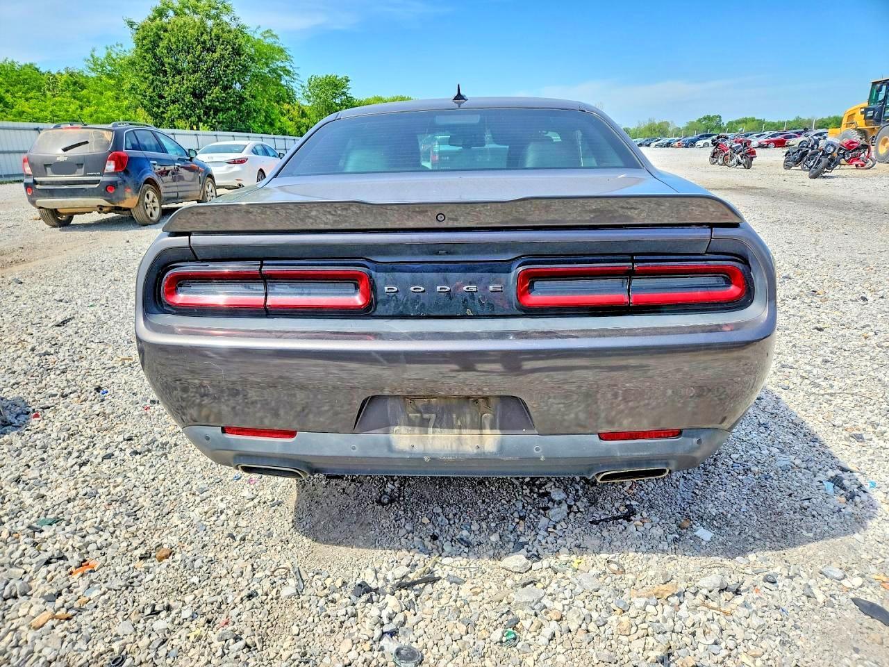 2016 Dodge Challenger Sxt - Image 6
