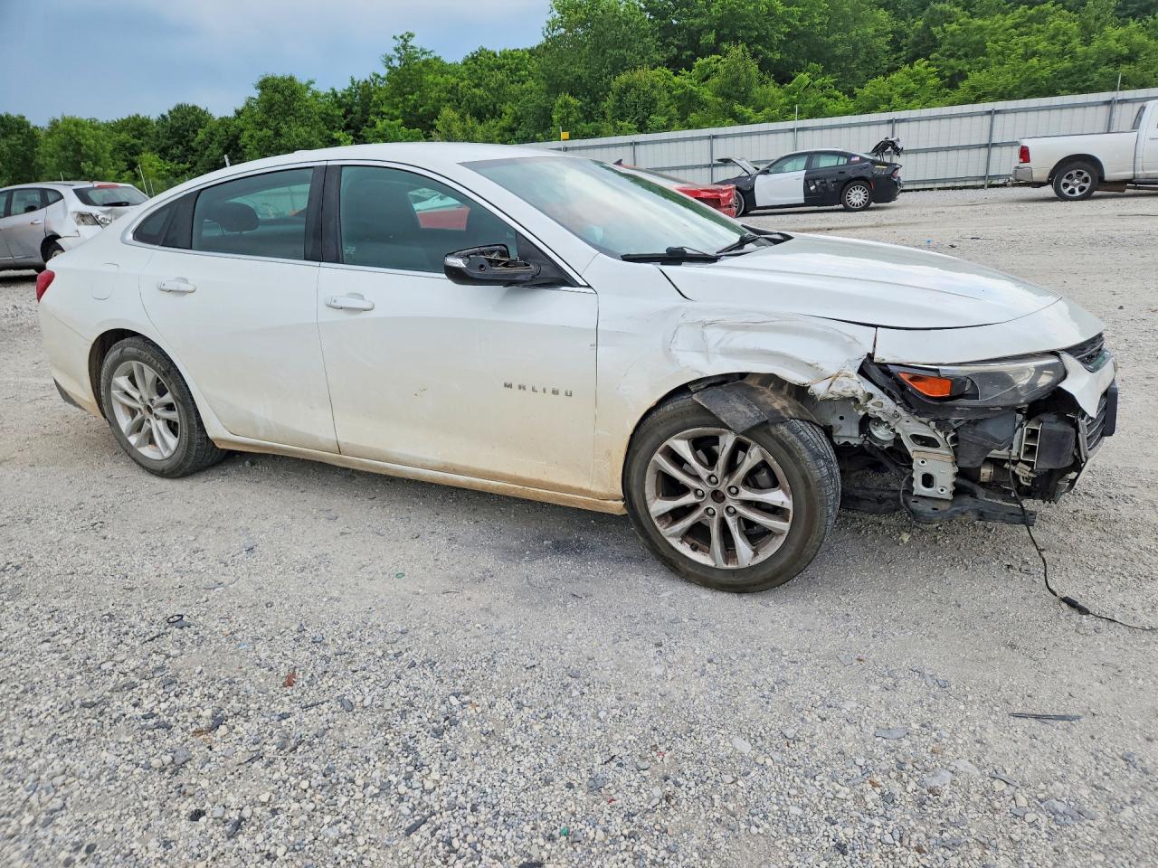 2017 Chevrolet Malibu Lt - Image 4