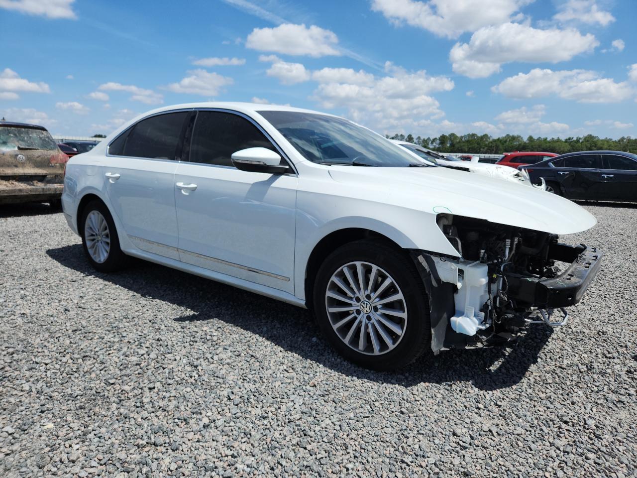 2017 Volkswagen Passat Se - Фото 4