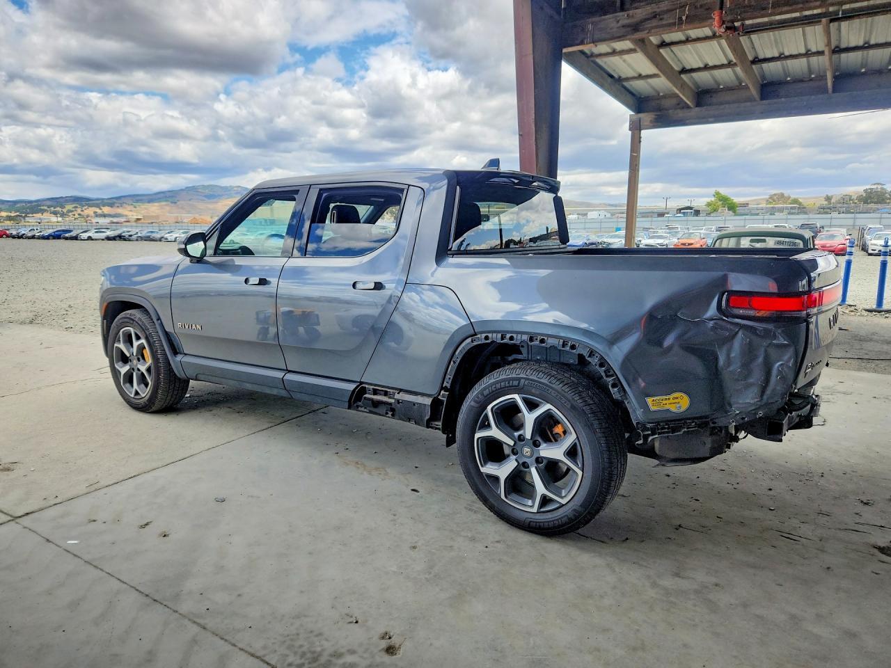 2022 Rivian R1T Adventure - Image 2
