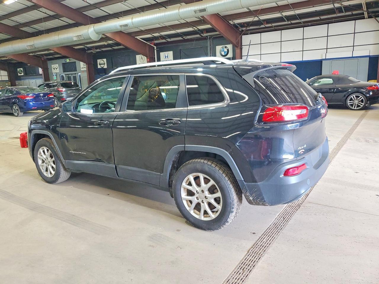 2015 Jeep Cherokee Latitude - Image 2