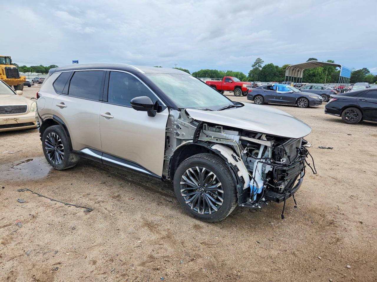 2025 Nissan Rogue - Image 4