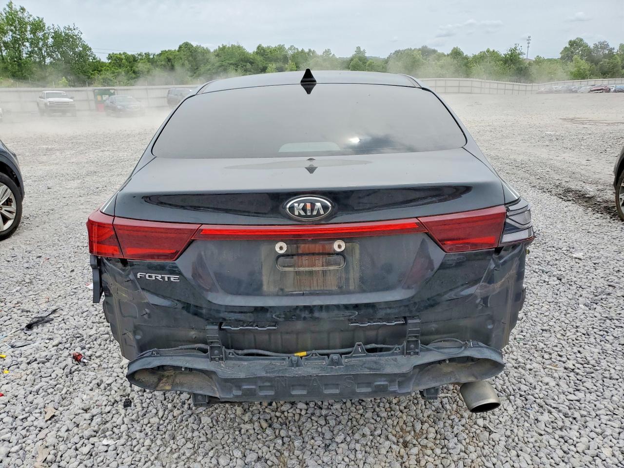 2020 Kia Forte Lxs - Image 6