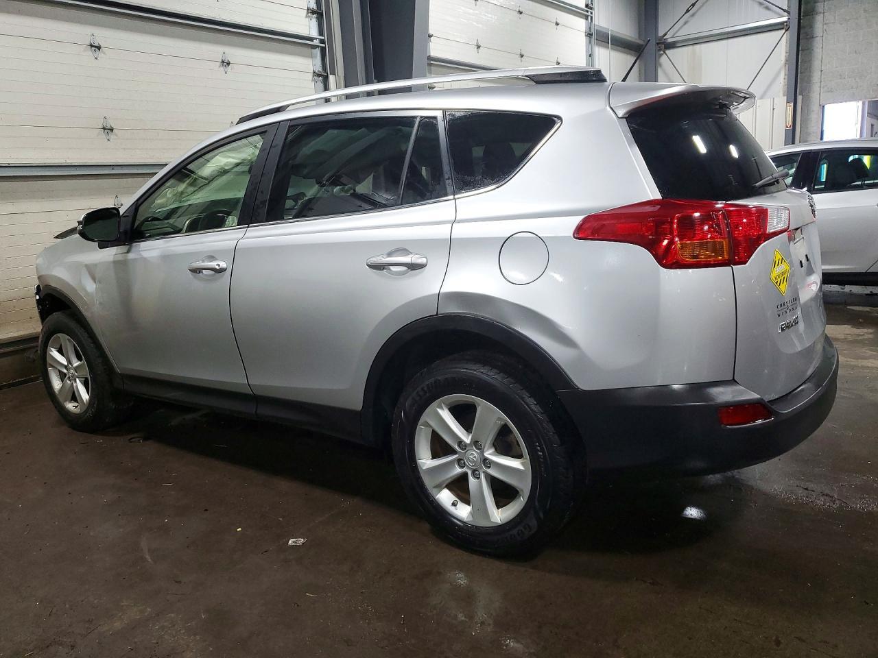 2013 Toyota Rav4 Xle - Image 2