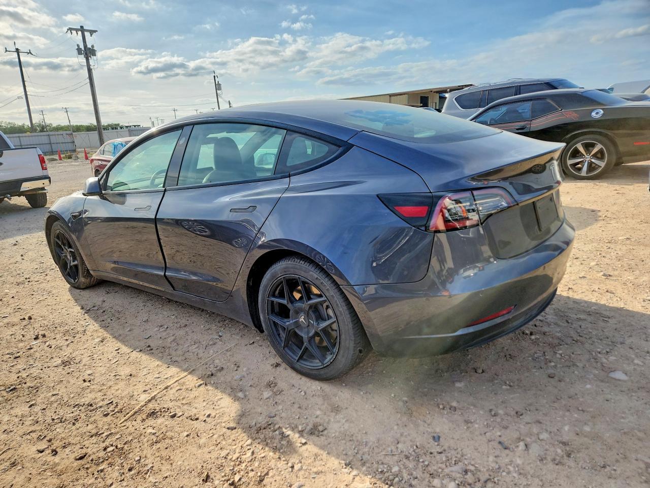 2021 Tesla Model 3 - Фото 2