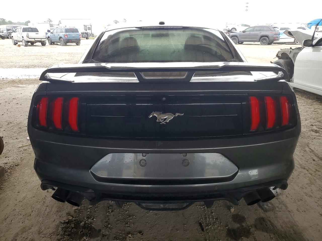 2019 Ford Mustang - Image 6