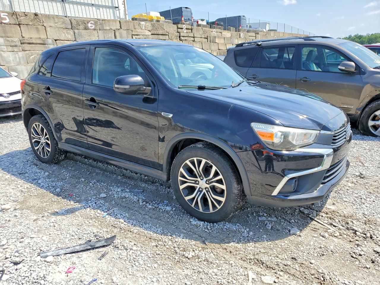 2017 Mitsubishi Outlander Sport Es - Image 4