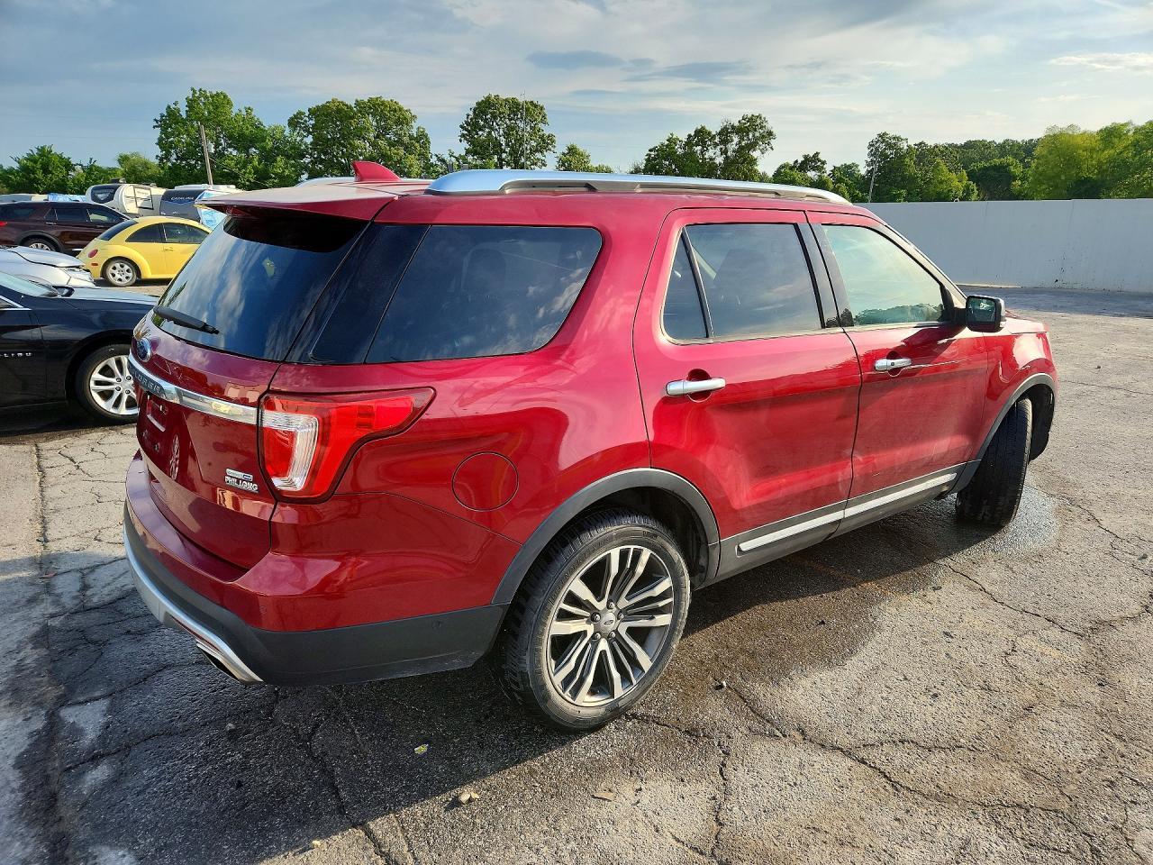 2016 Ford Explorer Platinum - Image 3