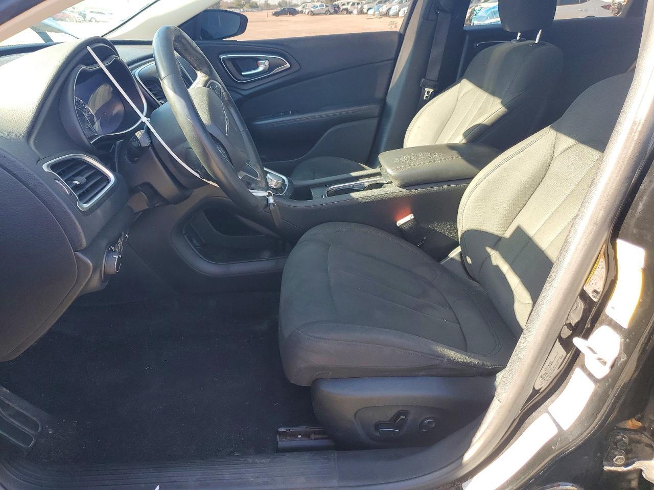 2015 Chrysler 200 Limited - Фото 7