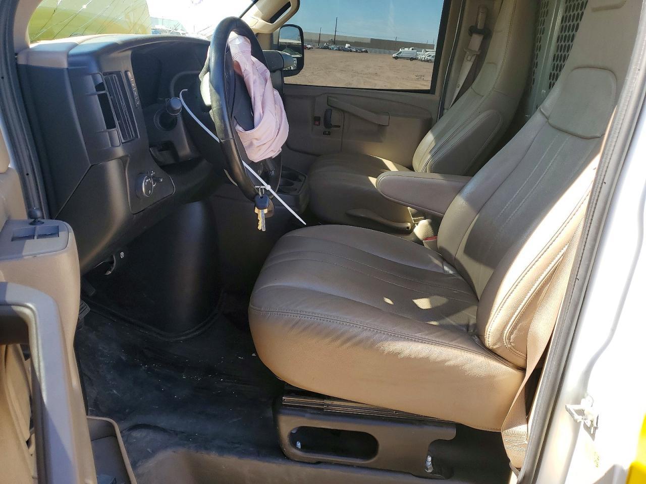2023 Chevrolet Express 2500 Delivery Van - Фото 7
