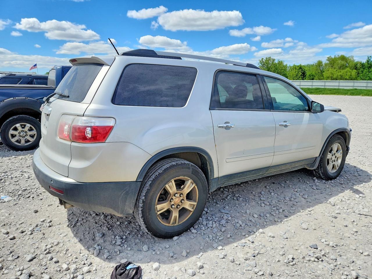 2011 GMC Acadia Sle - Image 3