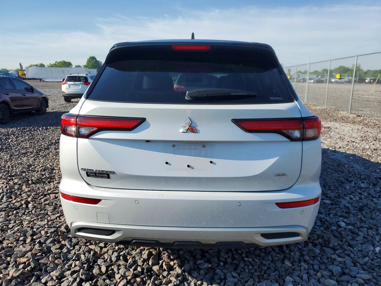 2024 Mitsubishi Outlander Sel - Image 6