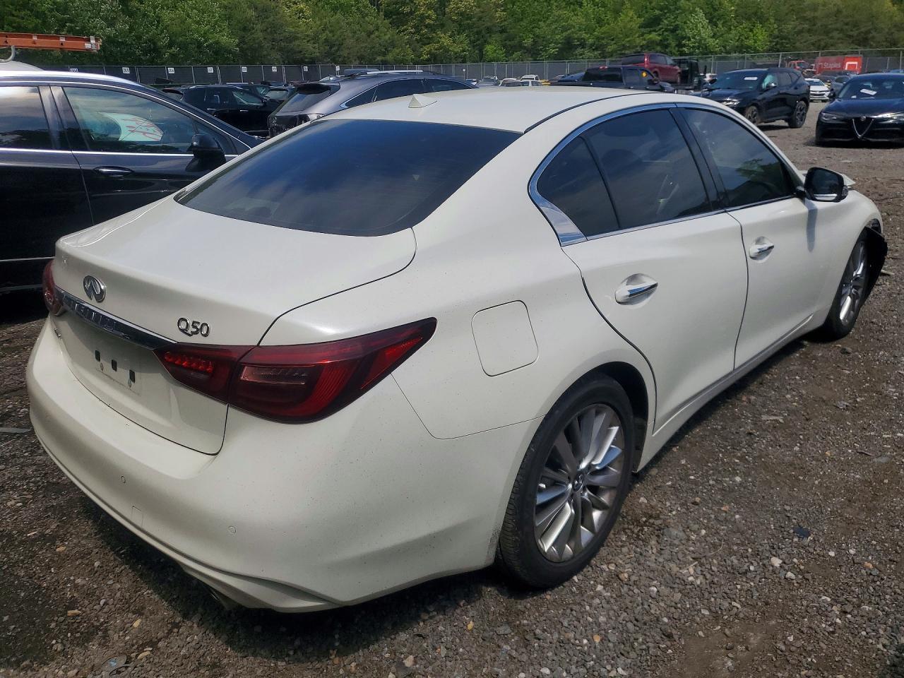 2021 Infiniti Q50 Luxe - Image 3