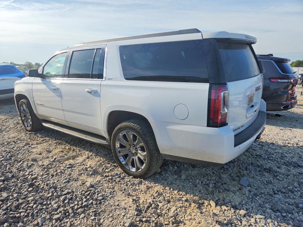 2018 GMC Yukon Xl K1500 Slt - Image 2