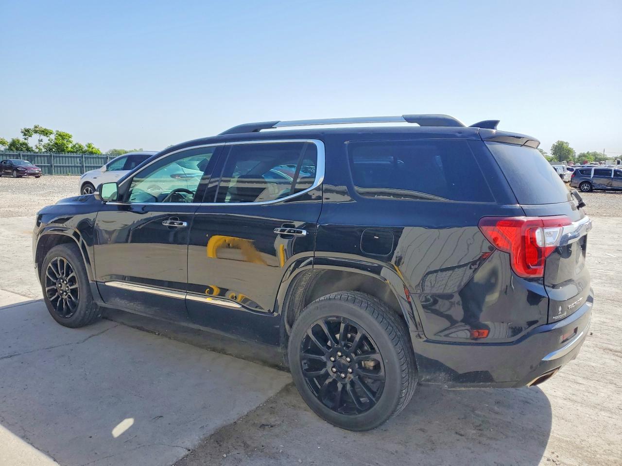 2020 GMC Acadia Denali - Фото 2