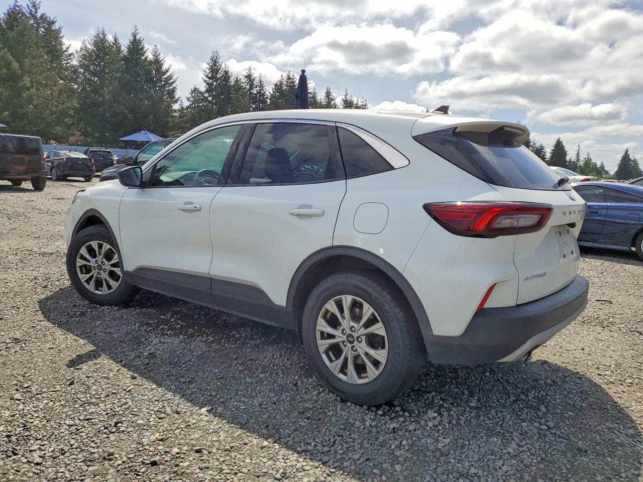 2023 Ford Escape Active - Image 2