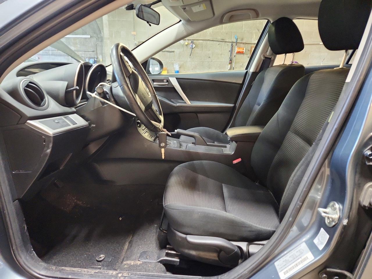2012 Mazda 3 I - Image 7