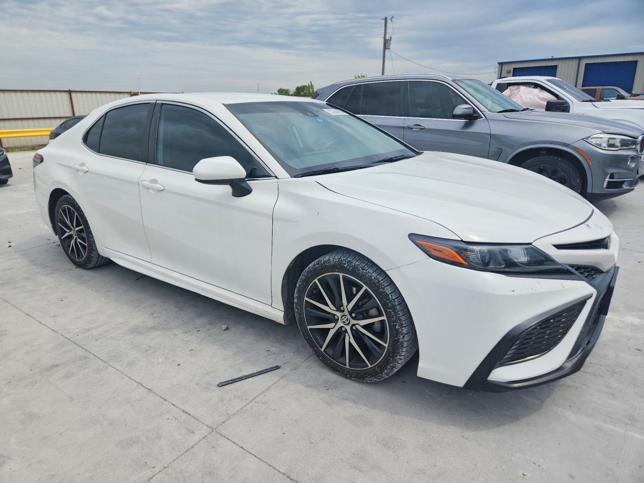 2021 Toyota Camry - Фото 4