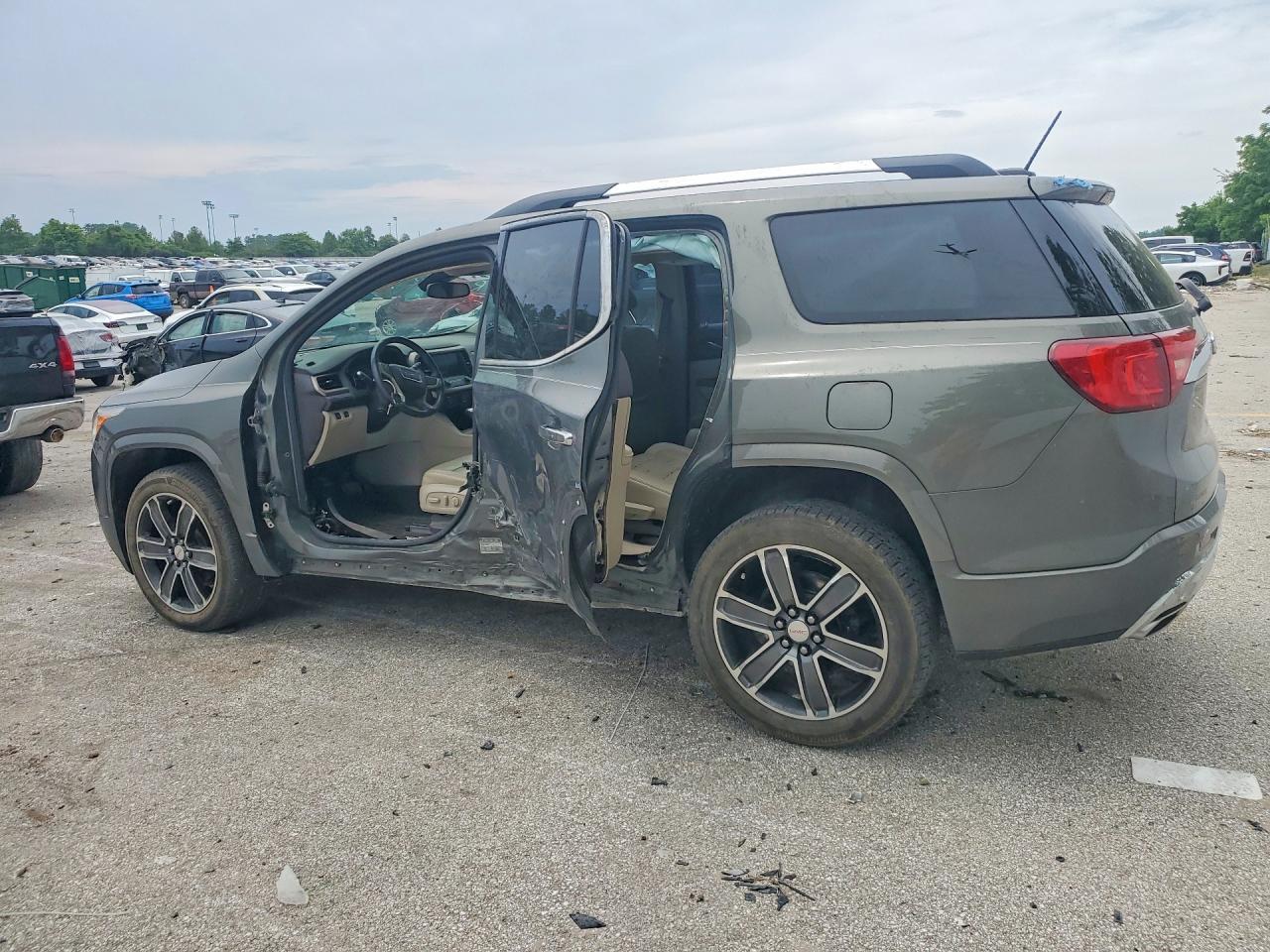 2018 GMC Acadia Denali - Фото 2