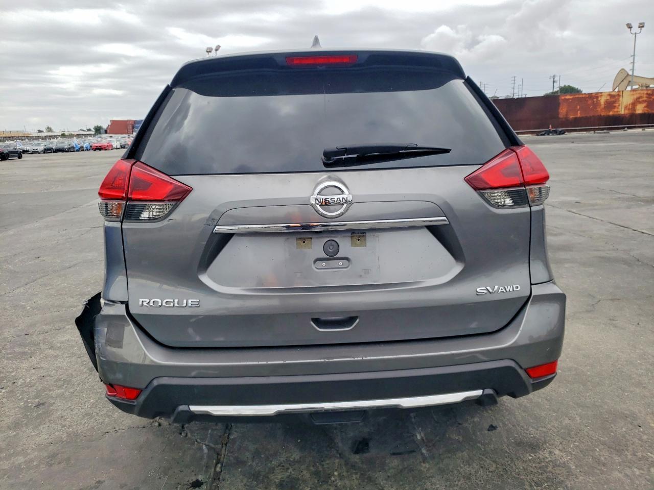 2018 Nissan Rogue Sv - Image 6