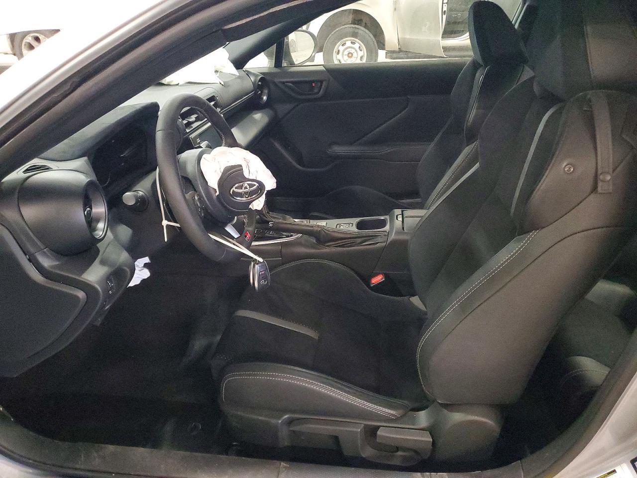 2024 Toyota Gr 86 Premium - Фото 7