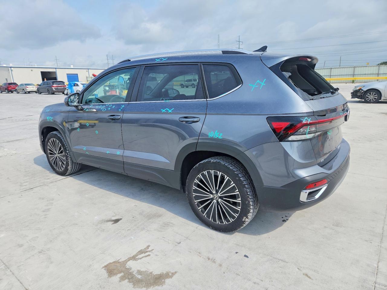 2025 Volkswagen Taos Se - Фото 2