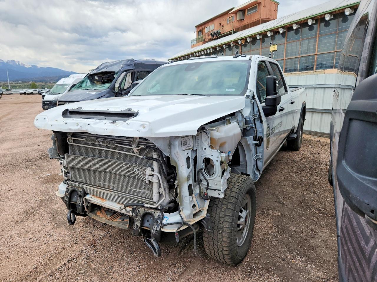 2024 GMC Sierra - Image 2