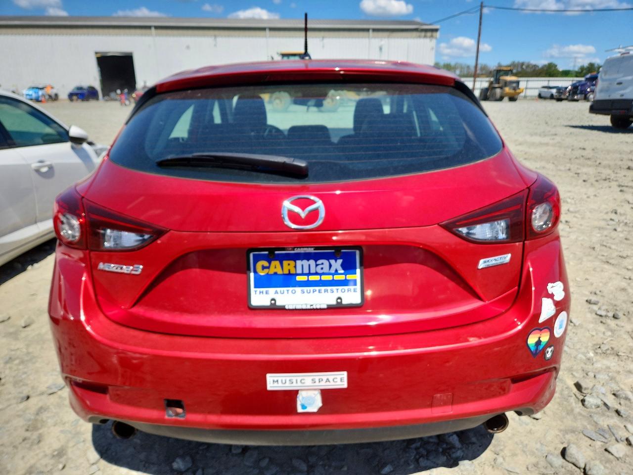 2017 Mazda 3 Touring - Image 6