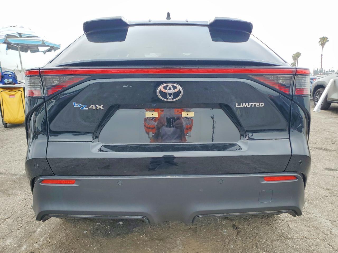 2023 Toyota Bz4X Limited - Фото 6