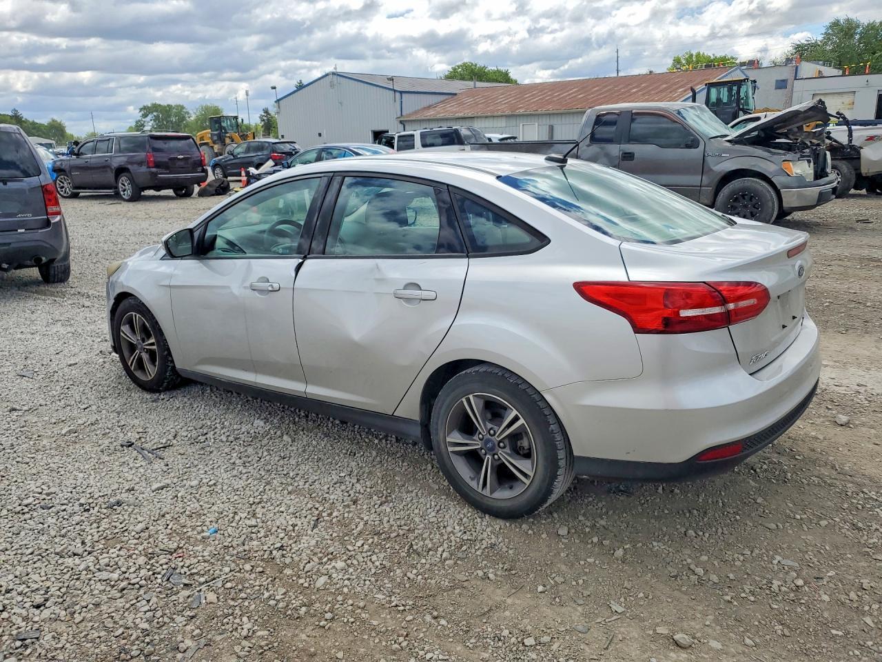 2017 Ford Focus Se - Image 2