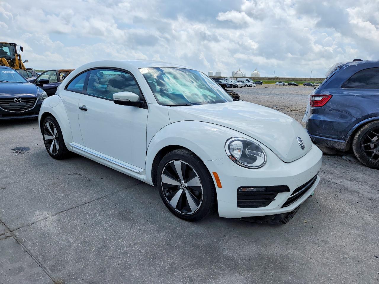 2017 Volkswagen Beetle 1.8T - Фото 4