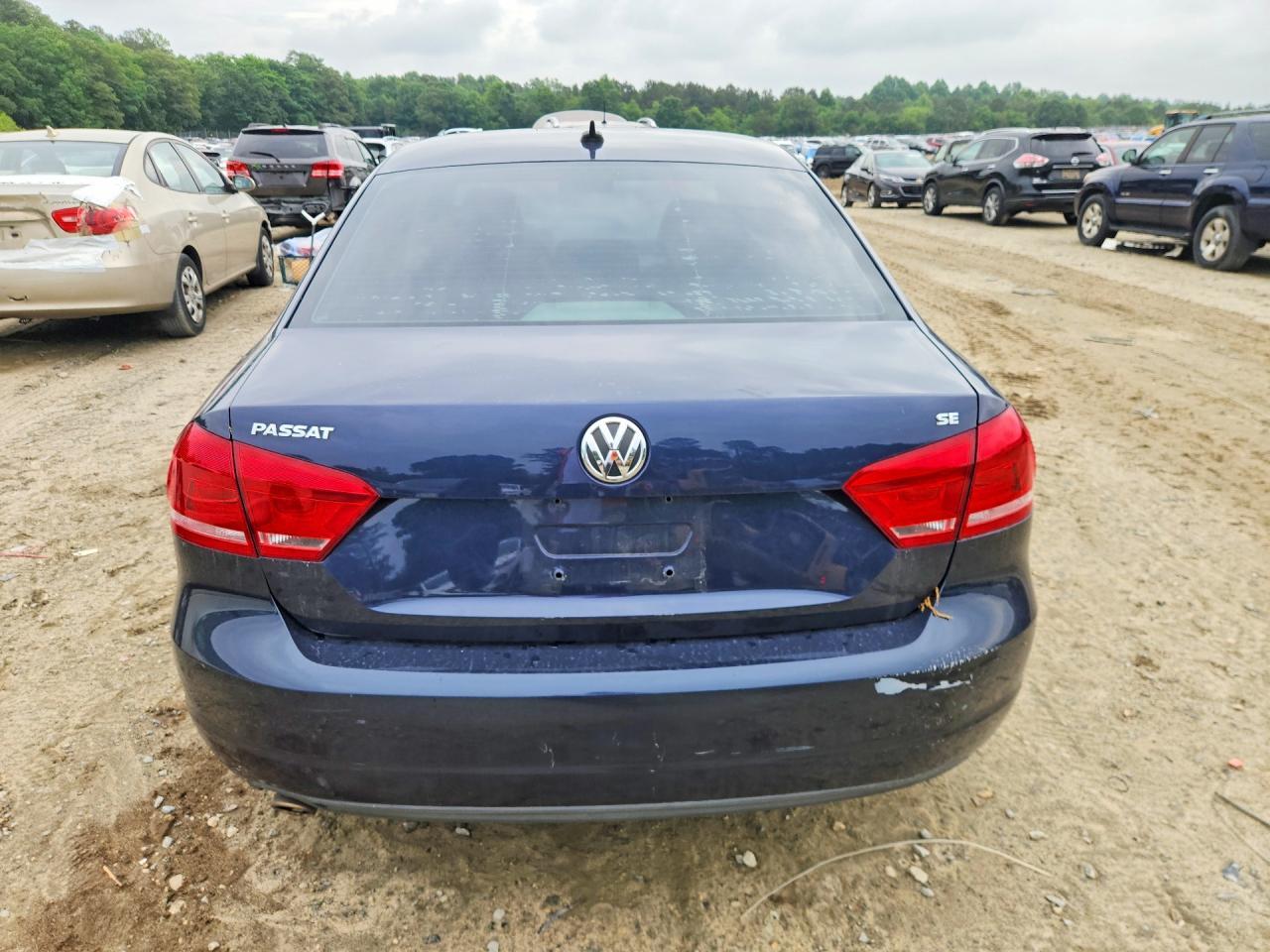 2012 Volkswagen Passat Se - Image 6