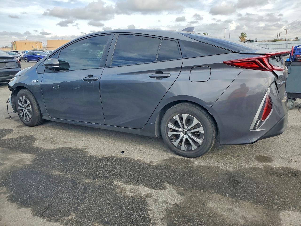 2022 Toyota Prius Prime Xle - Image 2
