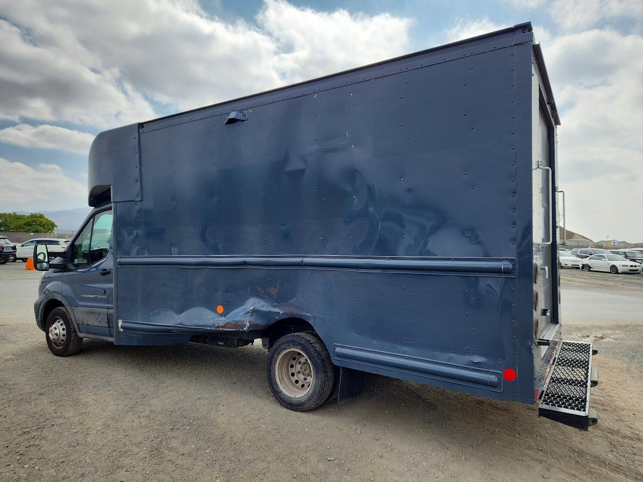 2022 Ford Transit Delivery Truck - Фото 2
