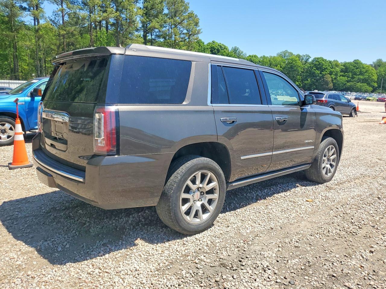 2019 GMC Yukon Denali - Фото 3