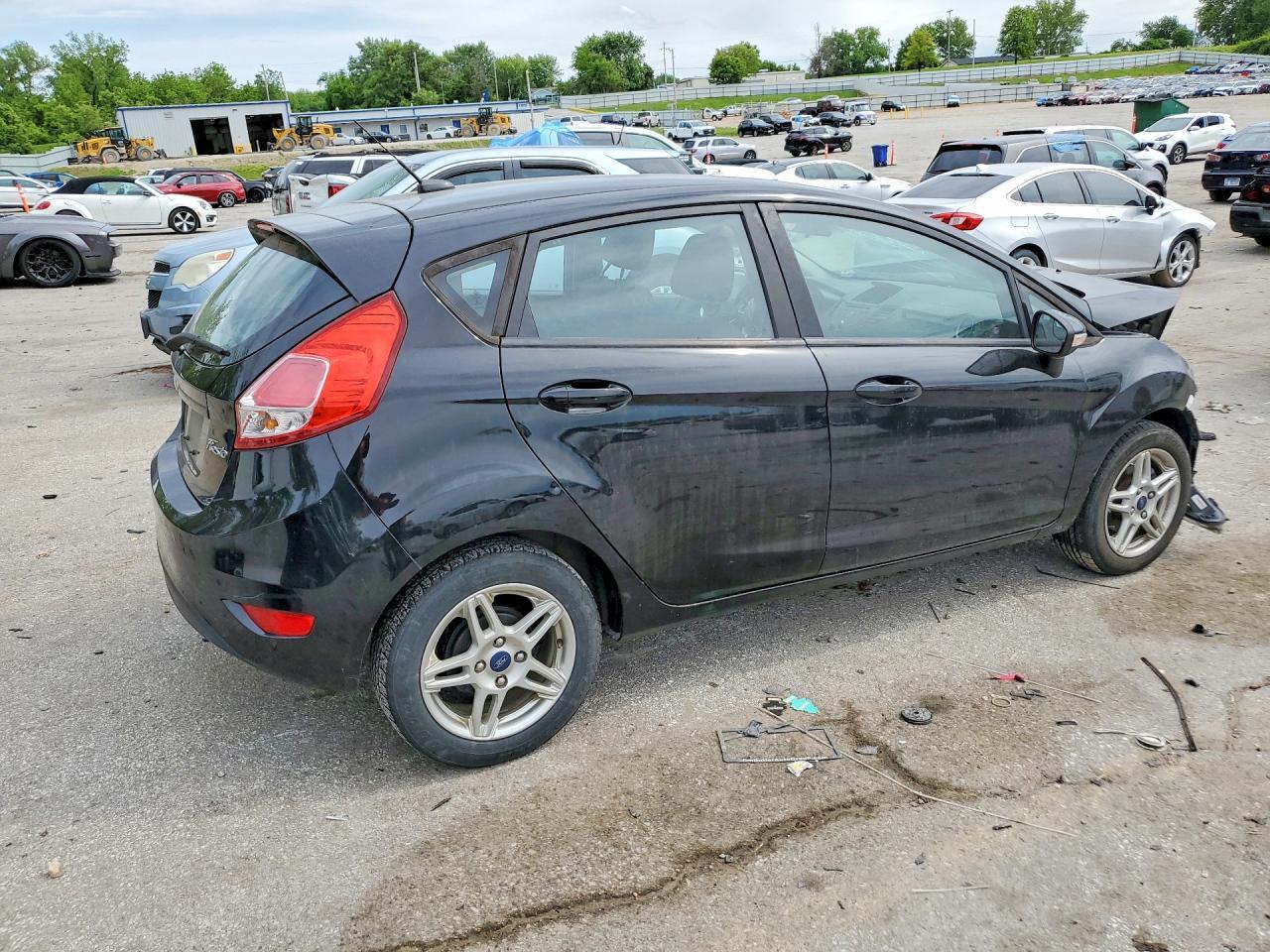 2019 Ford Fiesta Se - Фото 3