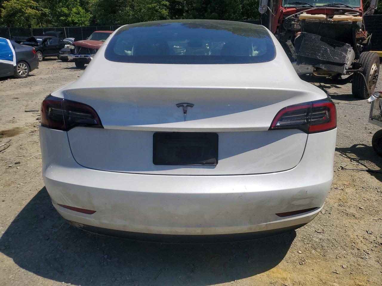 2023 Tesla Model 3 - Фото 6