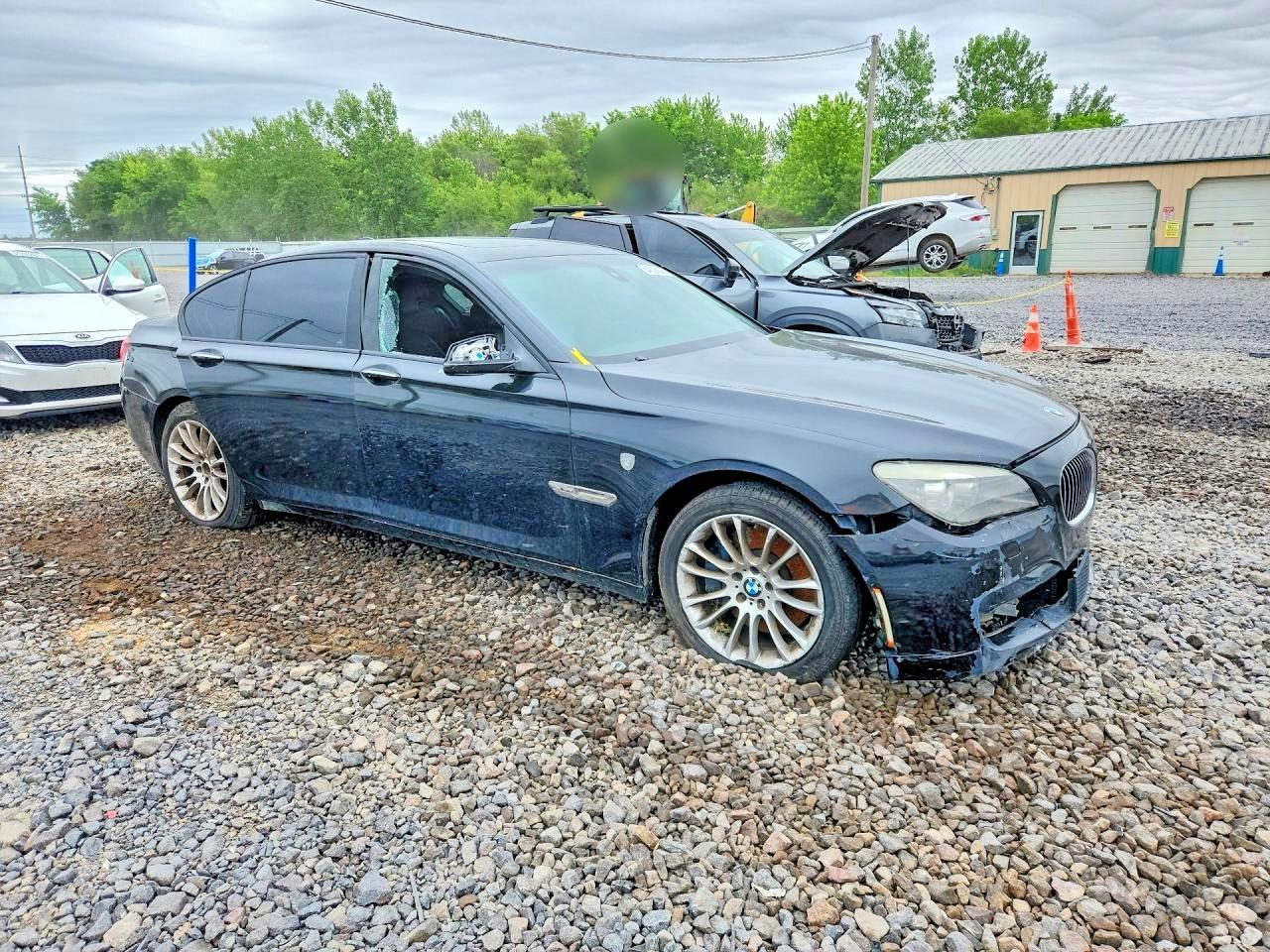 2012 BMW 750 Xi - Фото 4