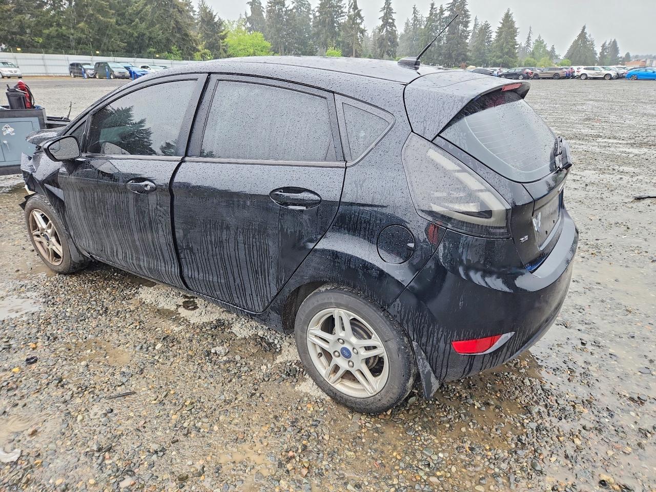 2017 Ford Fiesta Se - Фото 2
