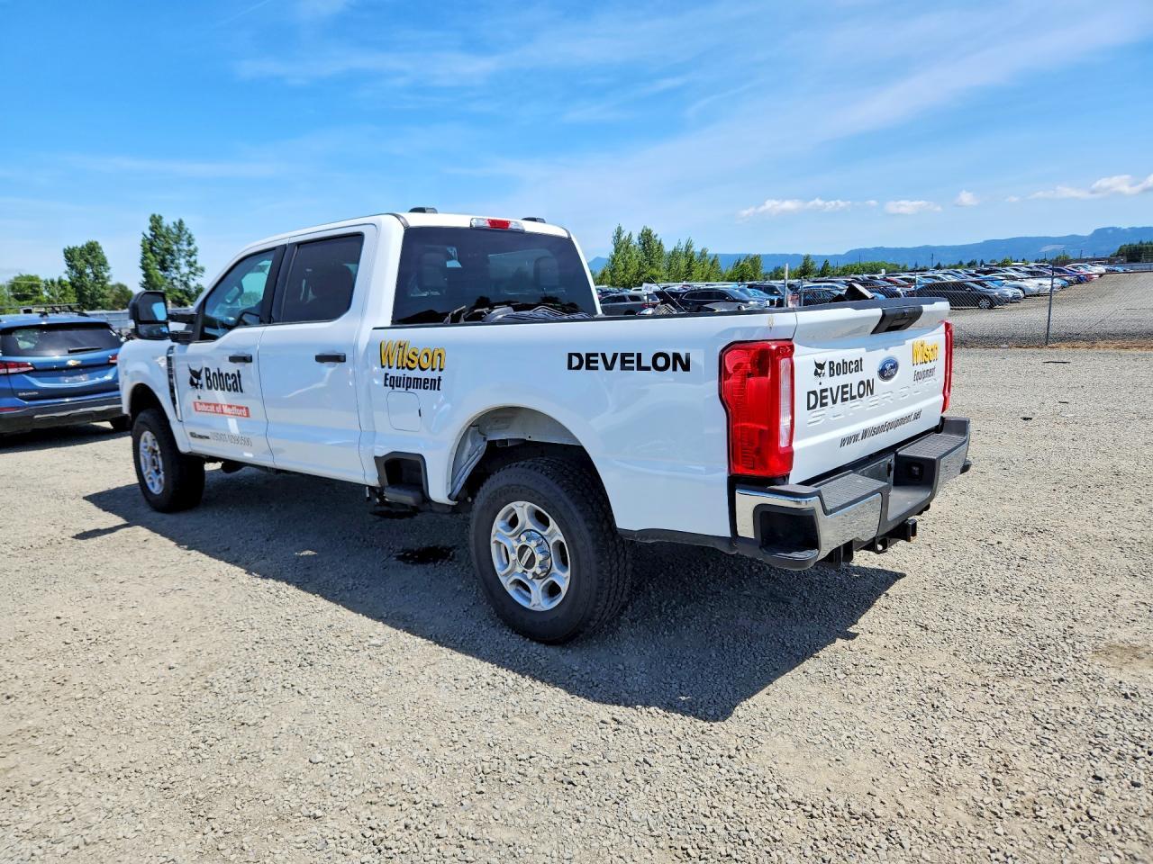 2025 Ford F250 Super Duty - Фото 2